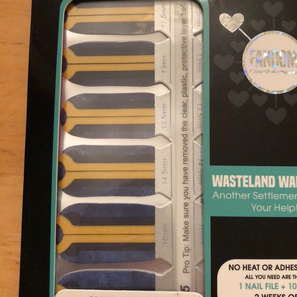 Espionage Cosmetics Nail Wrap Wasteland Wanderer - Picture 3 of 3